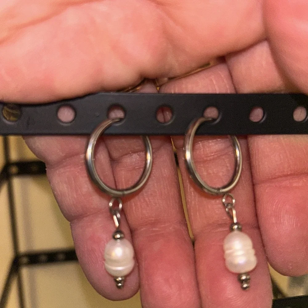 Silver Baroque Pearl Hoop Earrings - Picture 3 of 4